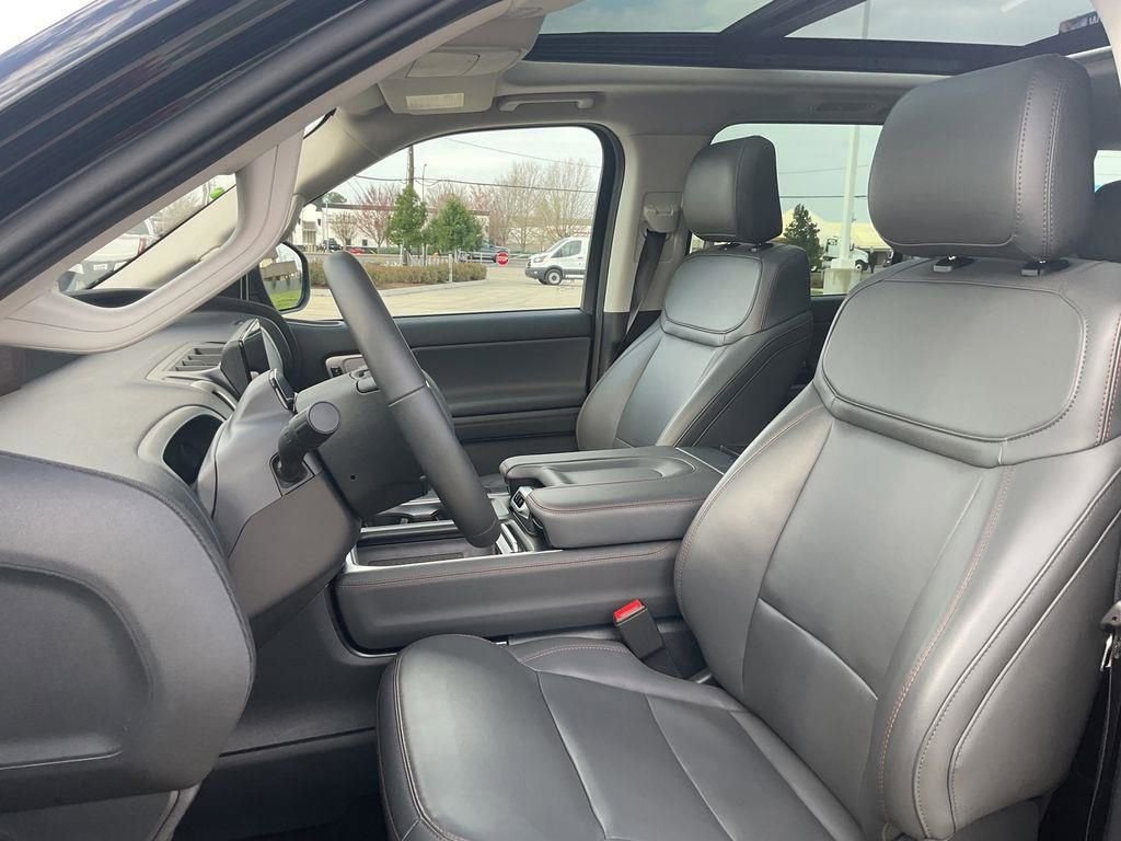 Used 2025 Ford Expedition Max Active RWD image 19