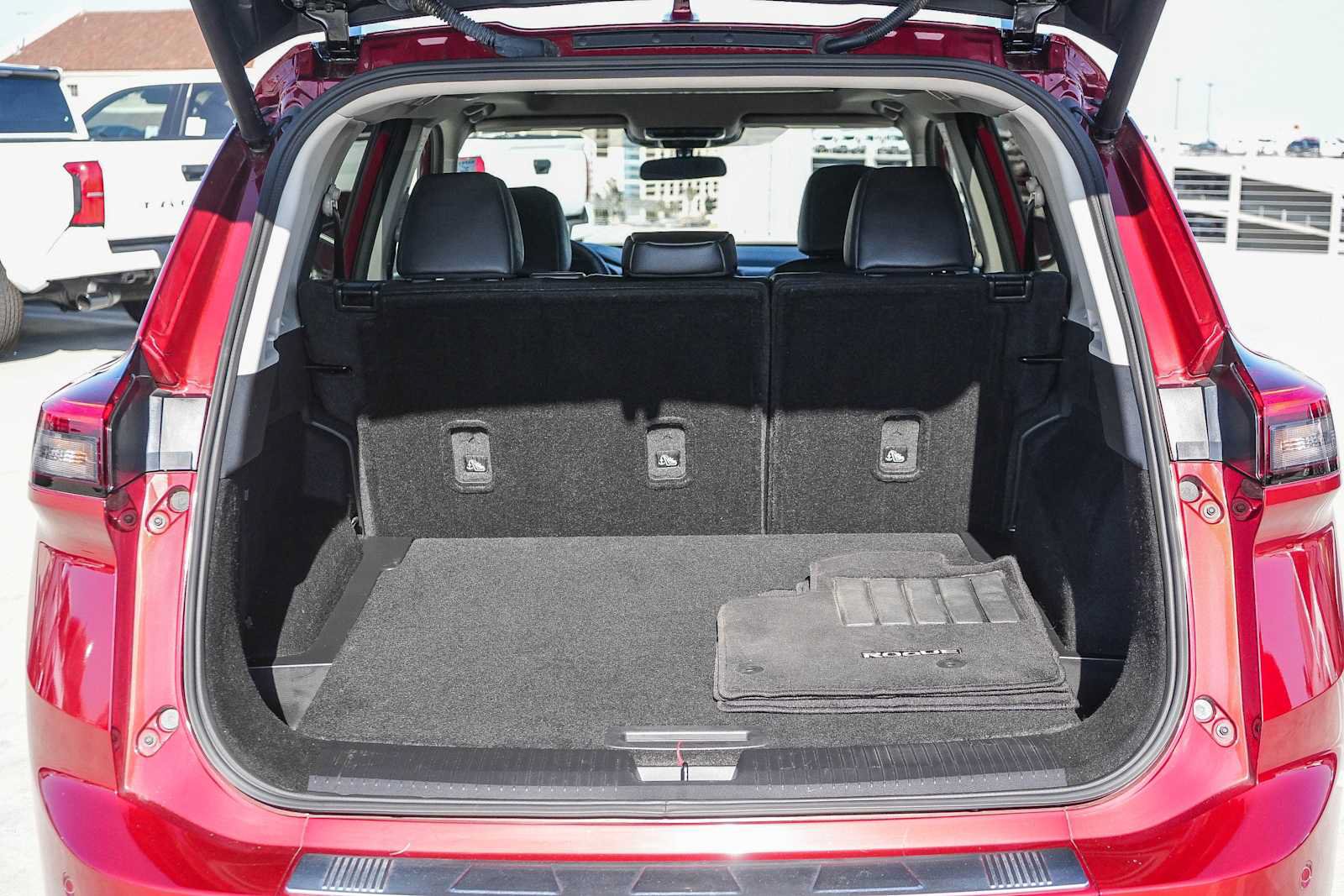 Used 2024 Nissan Rogue SV w/ SV Premium Package FWD image 25
