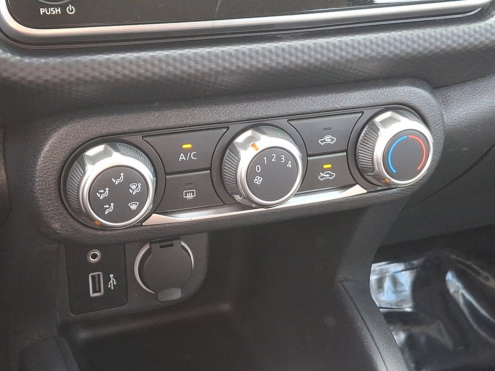 Used 2024 Nissan Kicks S image 15