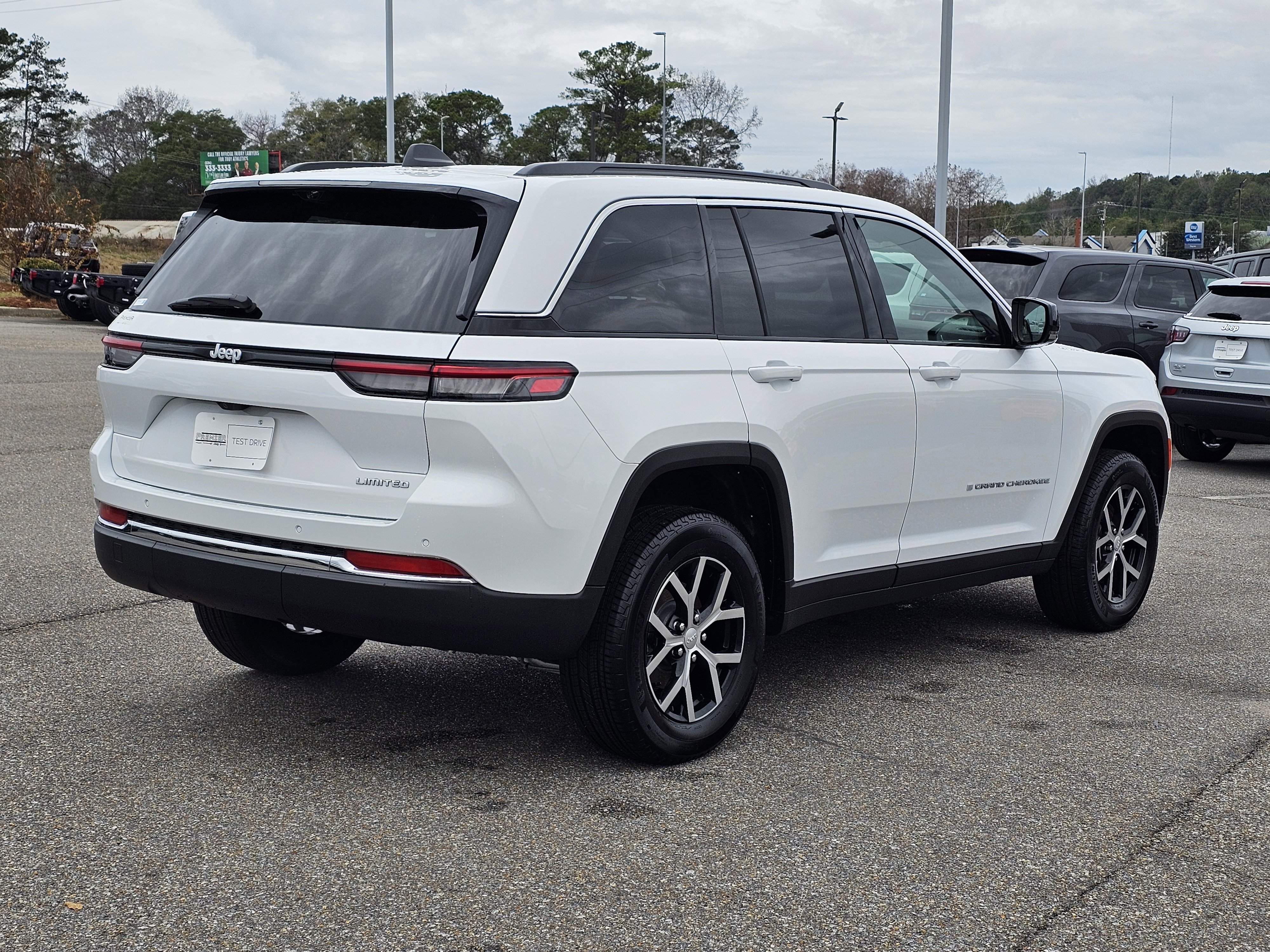 New 2025 Jeep Grand Cherokee Limited w/ Luxury Tech Group II image 7