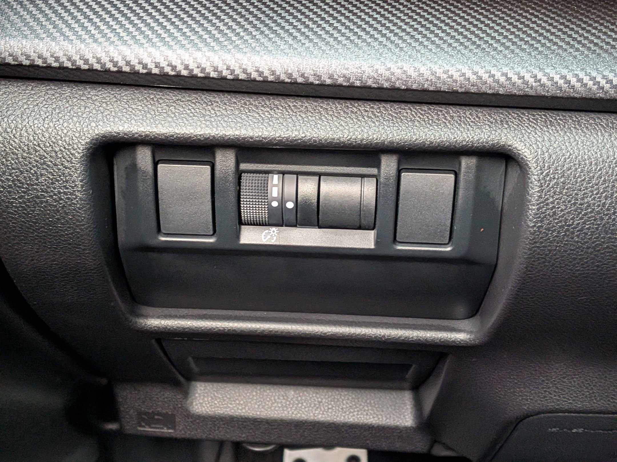 Certified 2025 Subaru Crosstrek 2.5i Sport w/ Crosstrek Mirror Package image 18