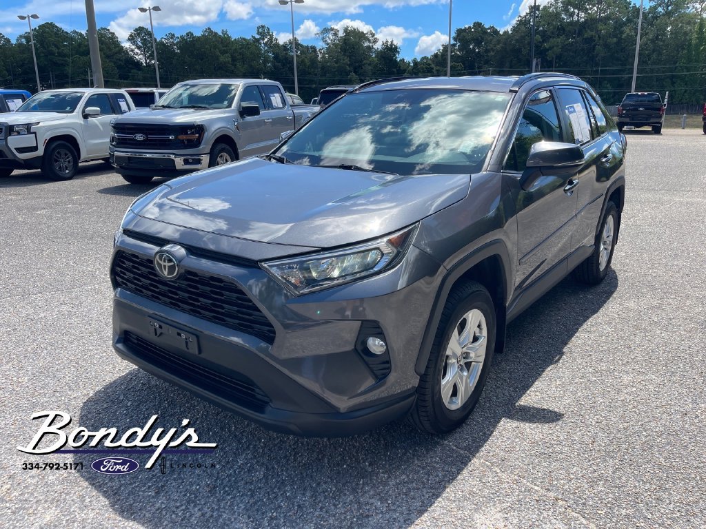 Used 2021 Toyota RAV4 XLE AWD/4WD image 3