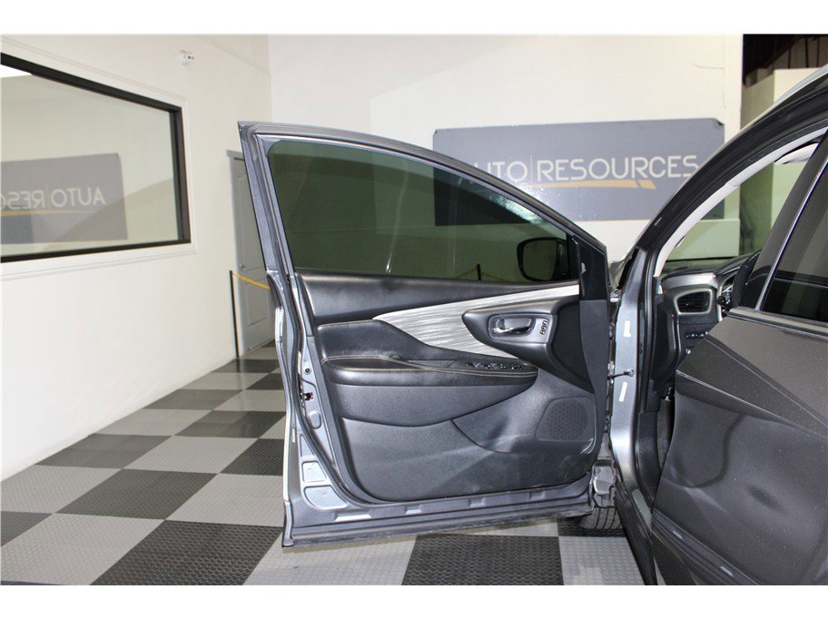 Used 2018 Nissan Murano Platinum w/ Cargo Package image 11