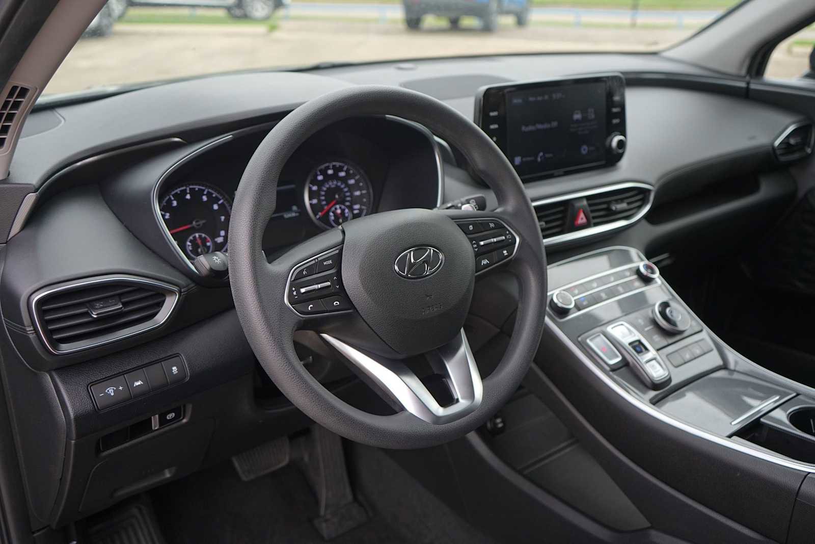 Used 2021 Hyundai Santa Fe SEL FWD image 2