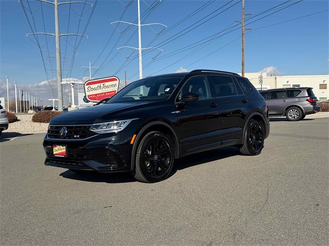 Certified 2024 Volkswagen Tiguan SE R-Line