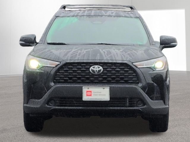 Certified 2023 Toyota Corolla Cross LE w/ Moonroof Package image 2