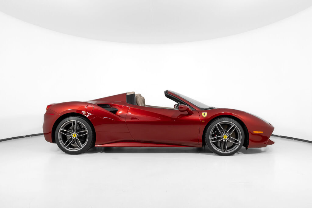 Used 2019 Ferrari 488 Spider RWD image 10