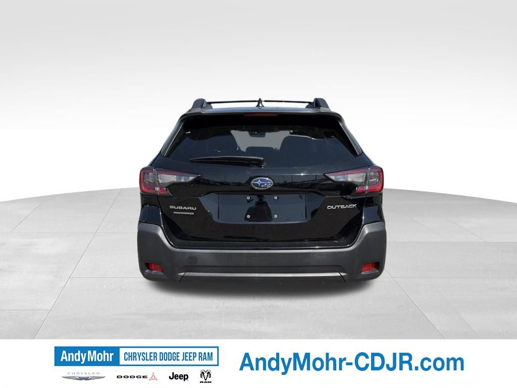 Used 2023 Subaru Outback Premium AWD/4WD image 6