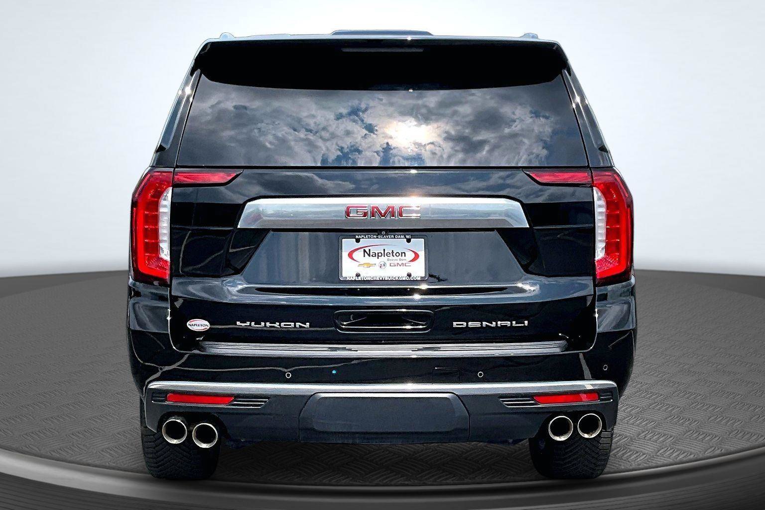 Used 2023 GMC Yukon XL Denali w/ LPO, Floor Liner Package AWD/4WD image 4