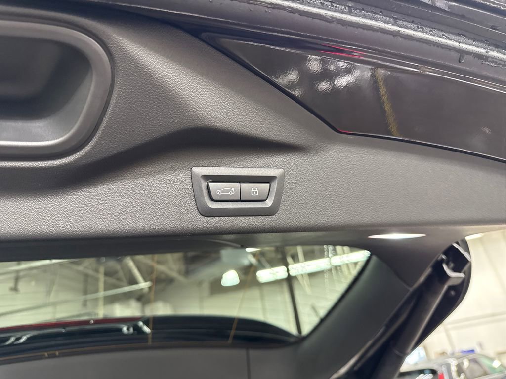 Certified 2025 BMW X7 xDrive40i w/ M Sport Package image 14