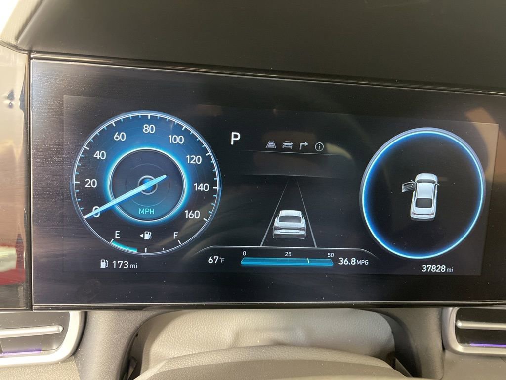 Used 2025 Hyundai Elantra SEL image 36