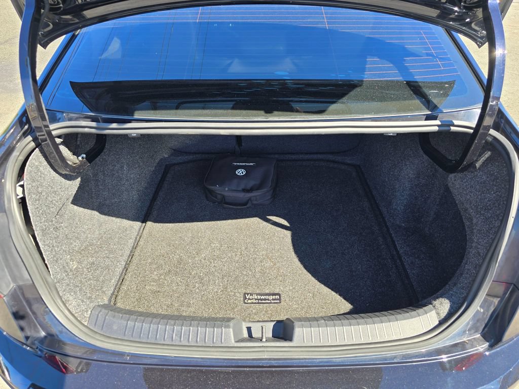 Used 2019 Volkswagen Jetta SEL w/ Cold Weather Package FWD image 15