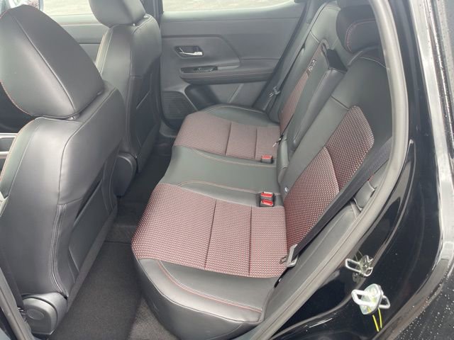 New 2025 Nissan Kicks SR image 12