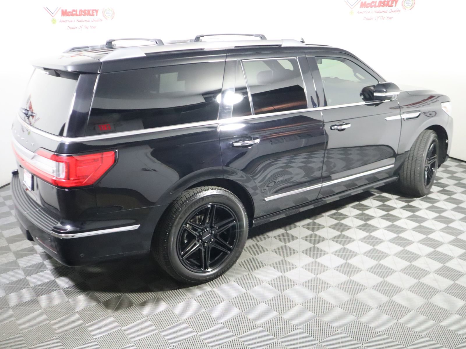 Used 2018 Lincoln Navigator Reserve w/ Technology Package AWD/4WD image 4