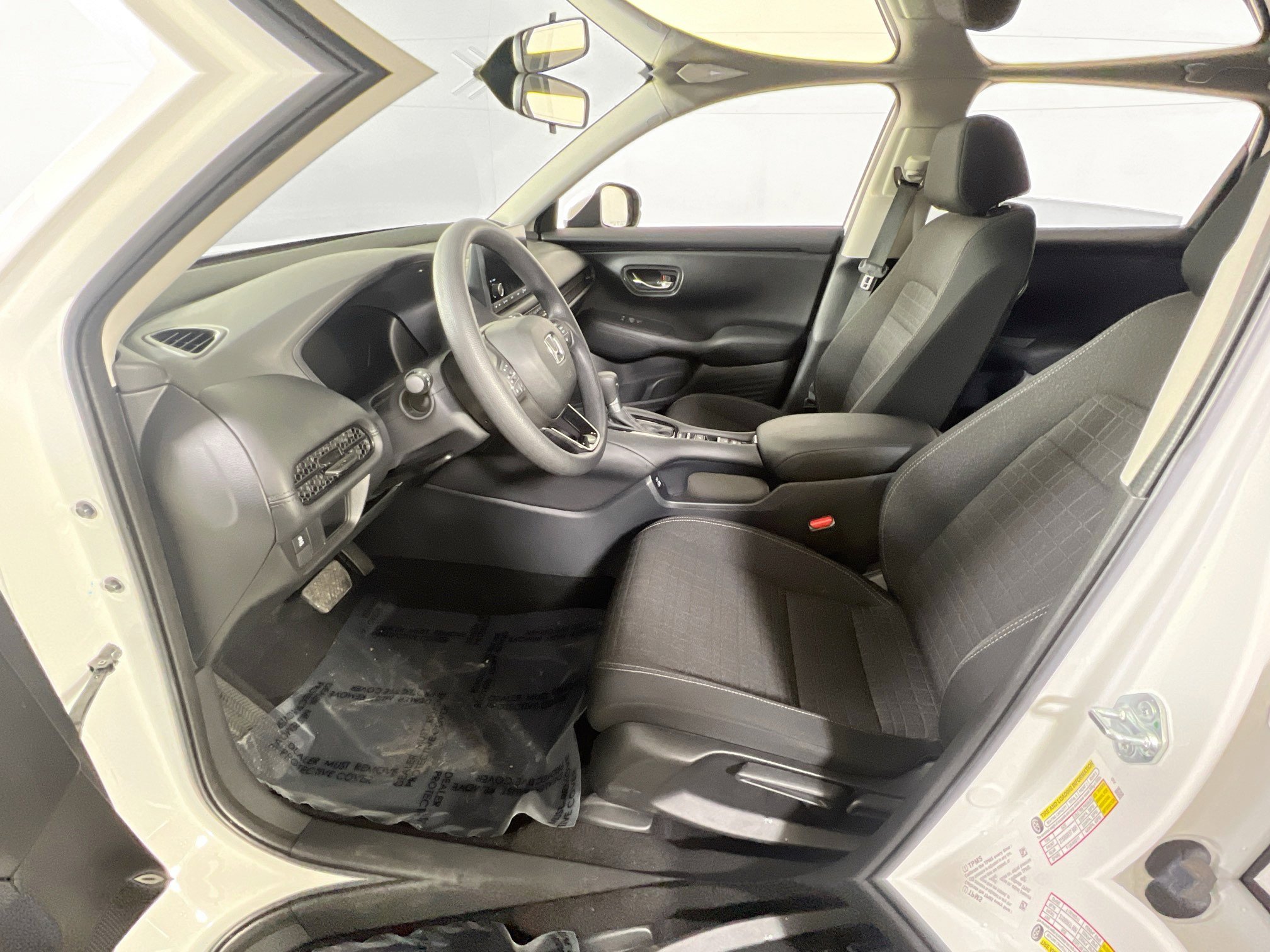 Used 2023 Honda HR-V LX image 19