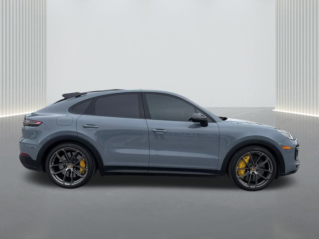 Used 2022 Porsche Cayenne Turbo GT image 3