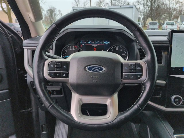 Used 2024 Ford Expedition Max XLT image 18