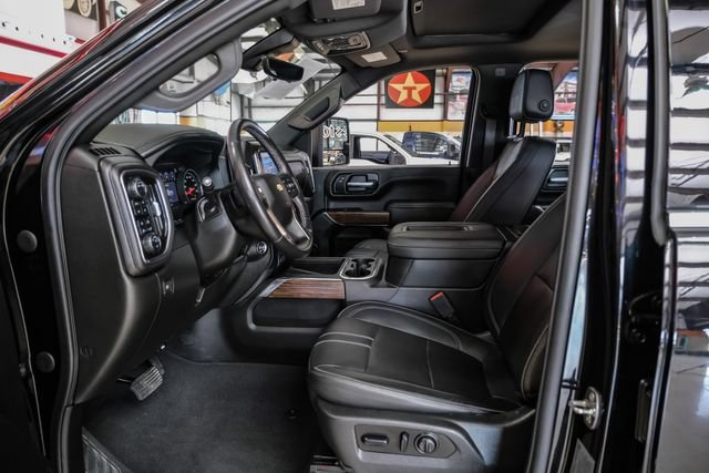 Used 2022 Chevrolet Silverado 3500 High Country w/ Technology Package AWD/4WD image 6