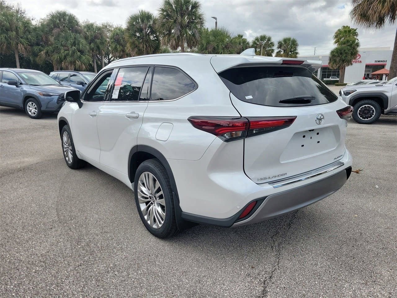 New 2026 Toyota Highlander Platinum AWD/4WD image 4