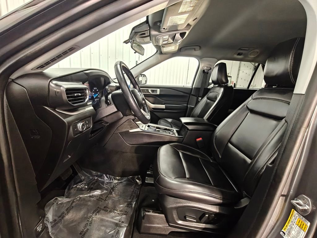 Used 2021 Ford Explorer XLT w/ Equipment Group 202A image 27