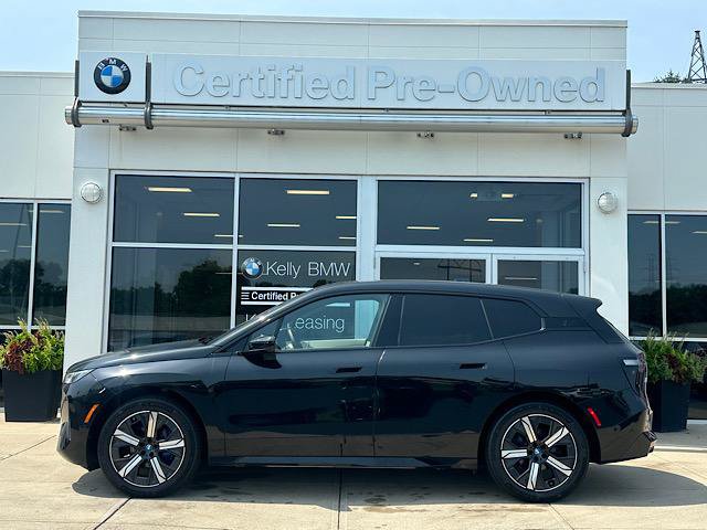 Used 2023 BMW iX xDrive50 w/ Sport Package AWD/4WD image 5