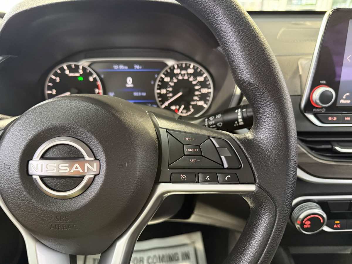Used 2025 Nissan Altima 2.5 SV AWD/4WD image 12