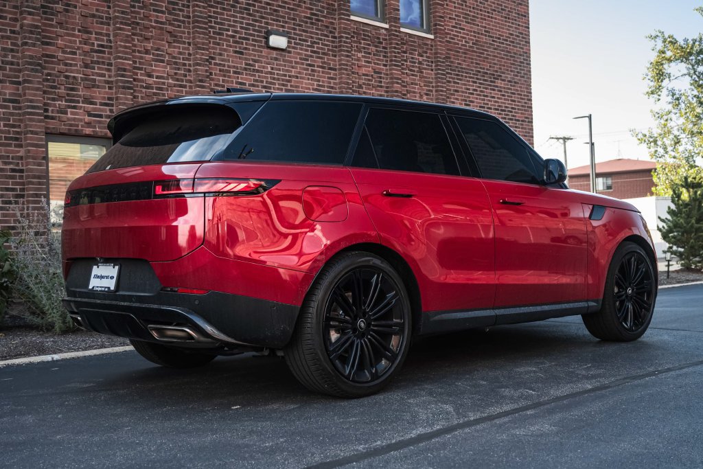 Used 2024 Land Rover Range Rover Sport SE AWD/4WD image 6