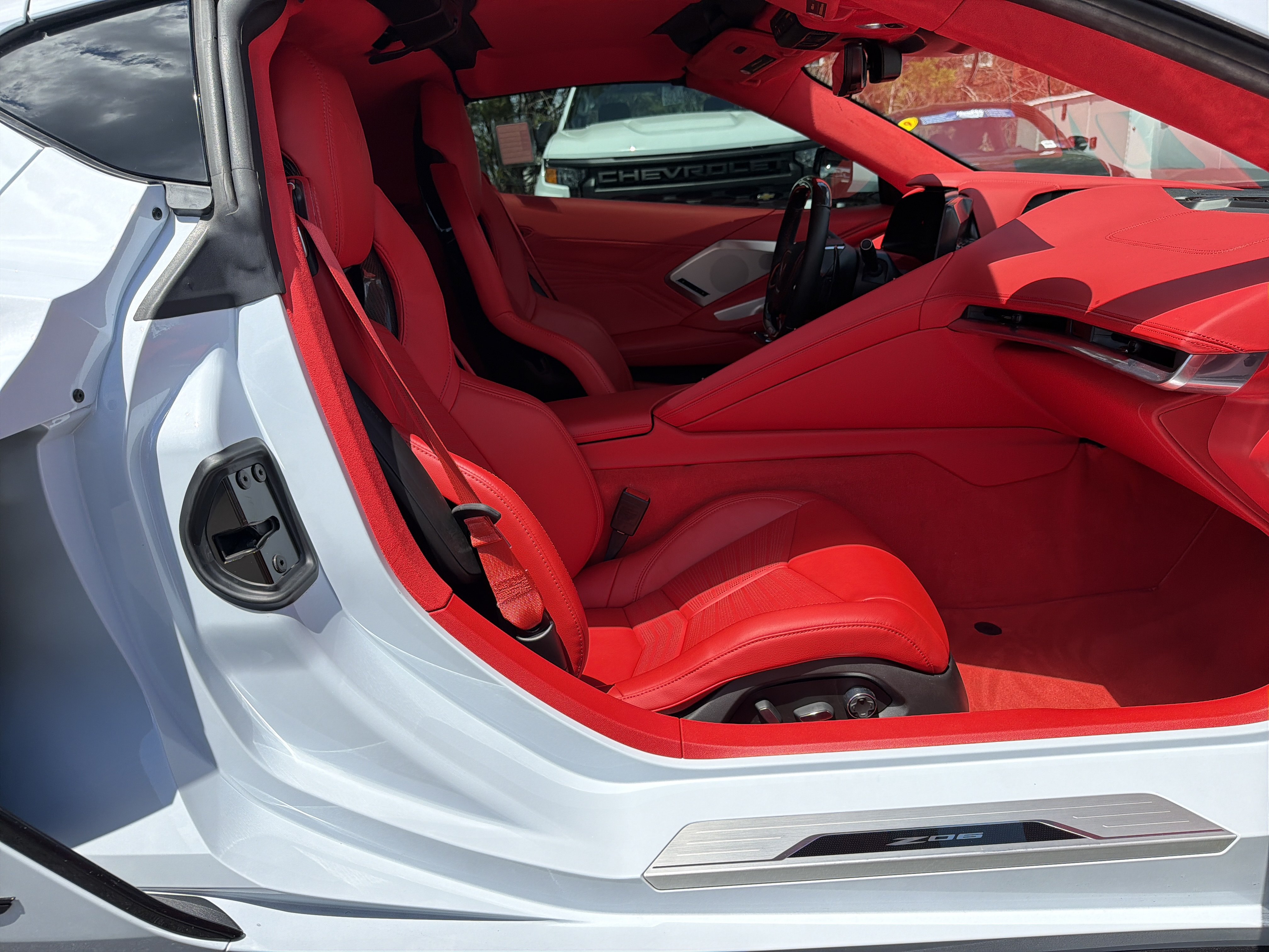Used 2024 Chevrolet Corvette Z06 RWD image 35