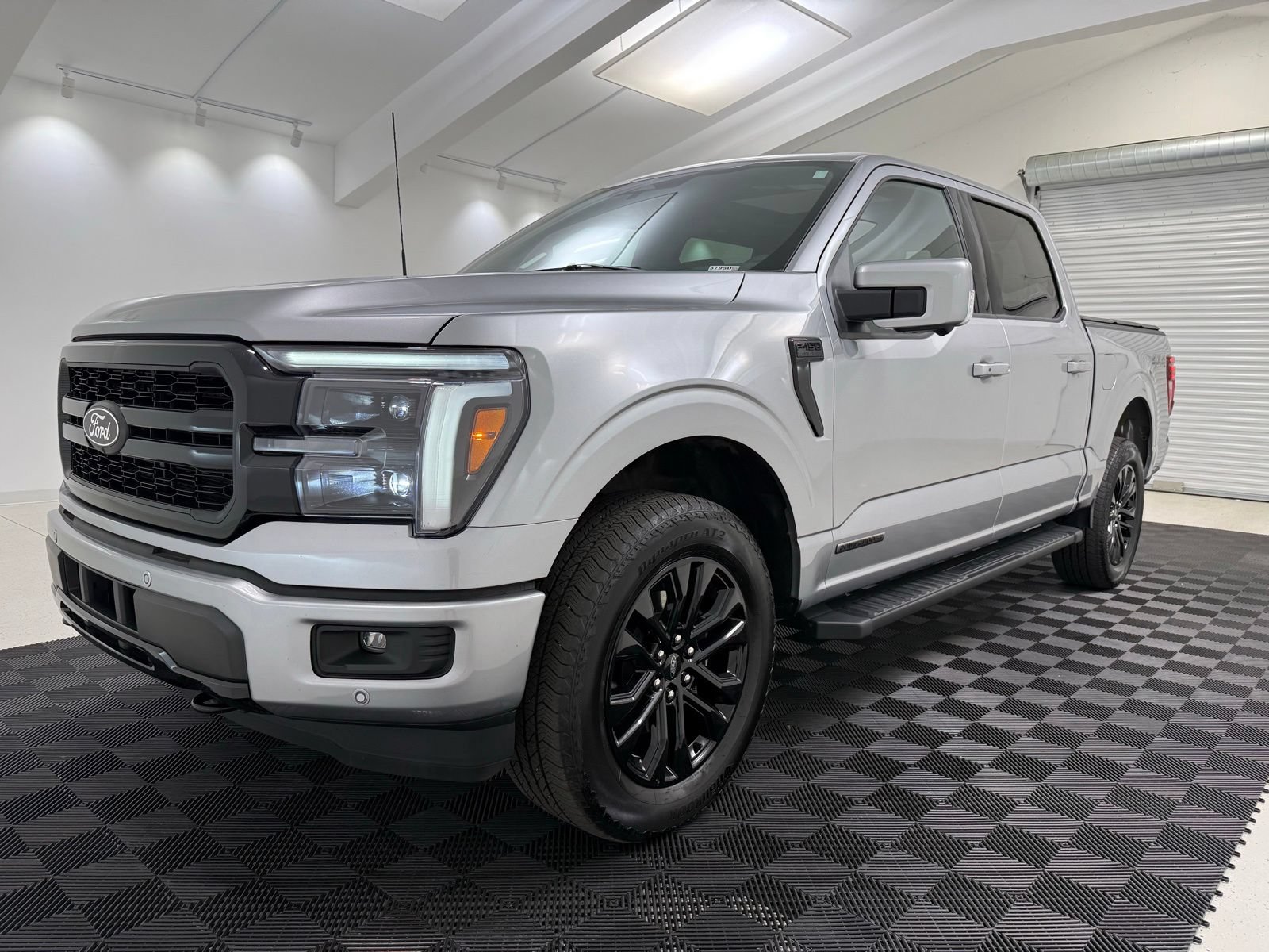 Used 2025 Ford F150 Lariat w/ Equipment Group 501A Mid AWD/4WD image 3