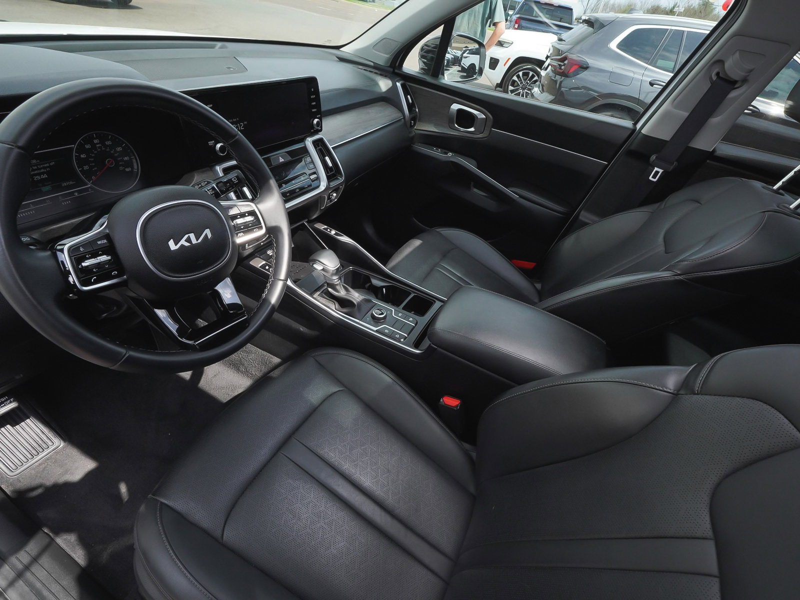 Used 2023 Kia Sorento S w/ Panoramic Sunroof Package image 15