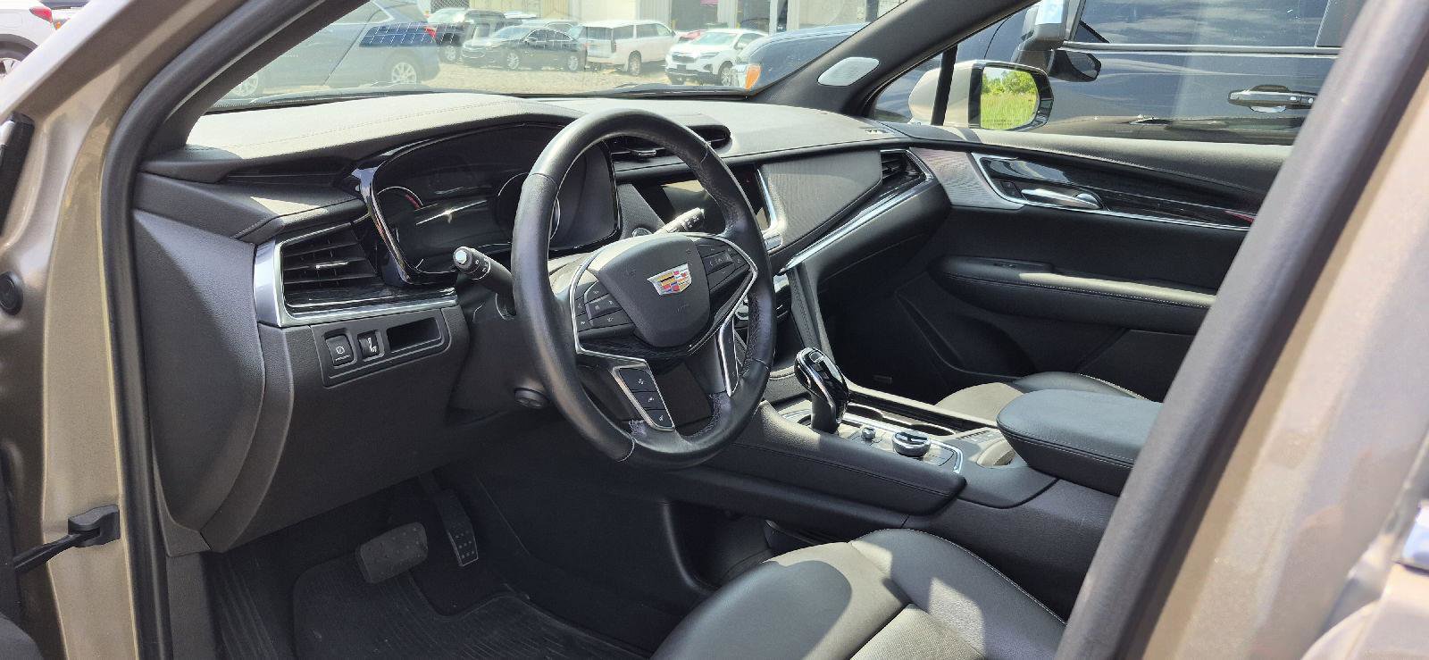 Certified 2023 Cadillac XT5 Premium Luxury AWD/4WD image 8