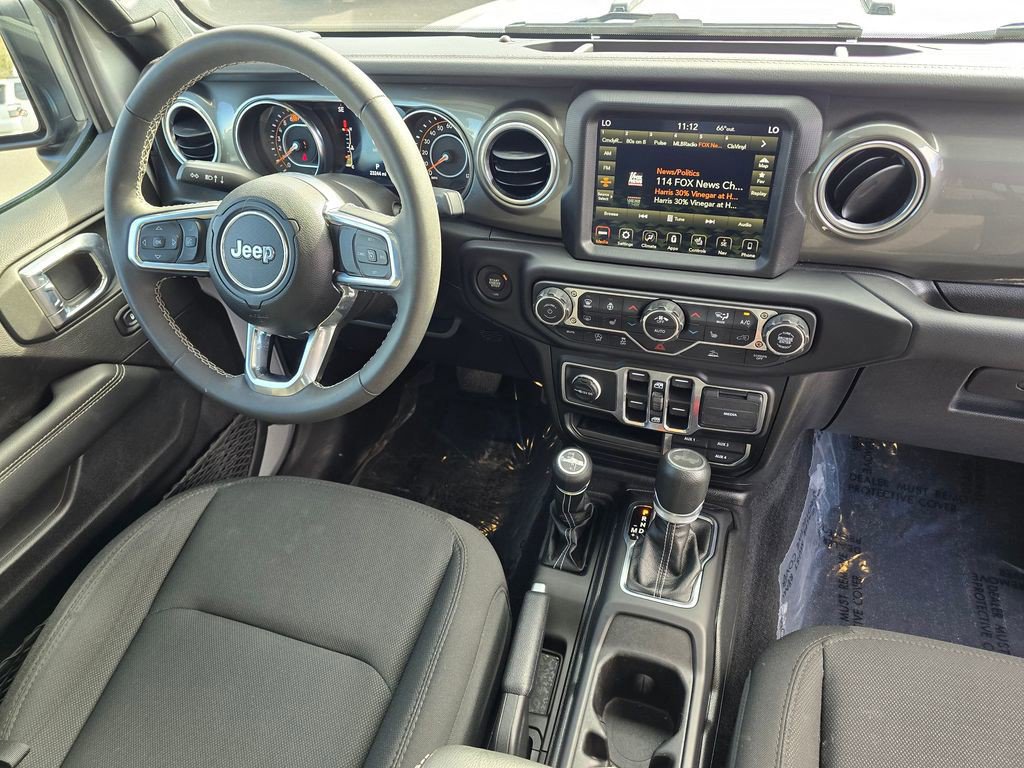 Used 2023 Jeep Wrangler Unlimited Sahara w/ Cold Weather Group AWD/4WD image 11
