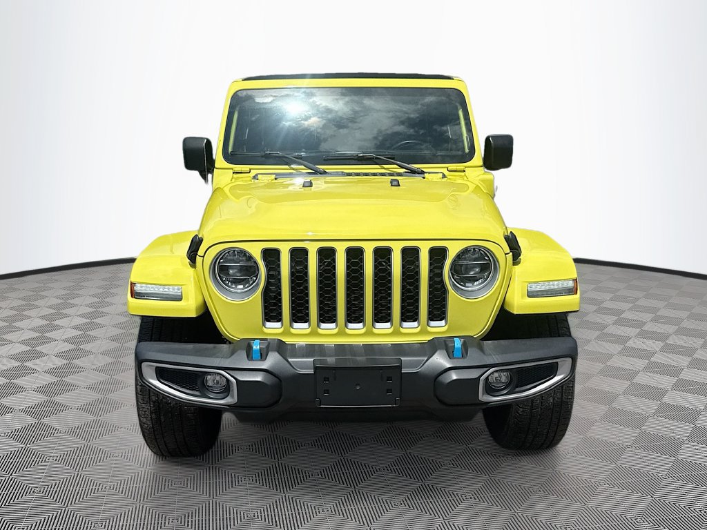 Used 2022 Jeep Wrangler Unlimited Sahara w/ Cold Weather Group AWD/4WD image 2