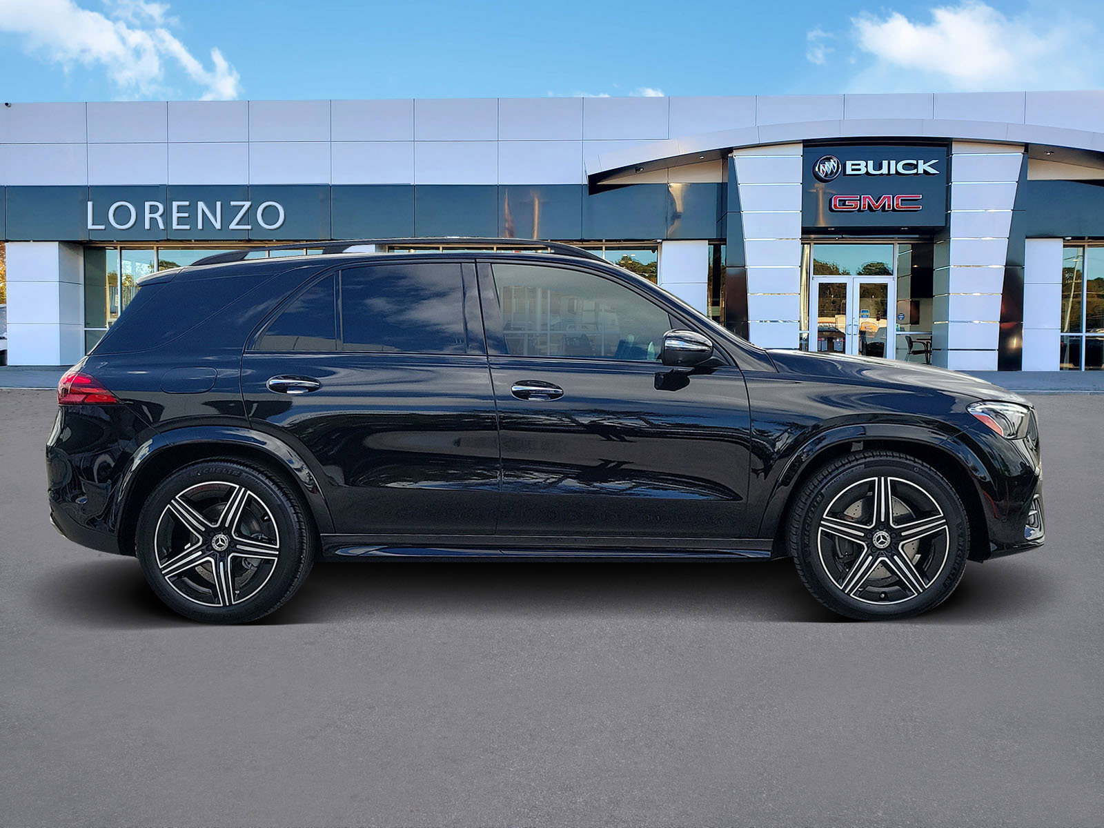 Used 2025 Mercedes-Benz GLE 580 4MATIC image 4
