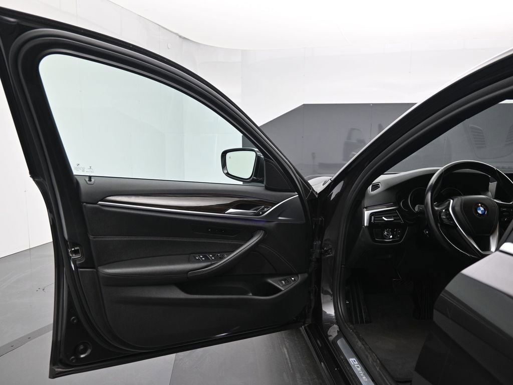 Used 2019 BMW 530e 530e iPerformance w/ Convenience Package image 9