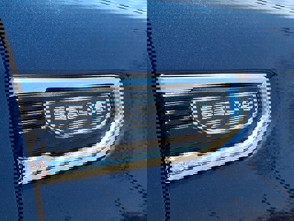 Used 2023 GMC Sierra 1500 SLT w/ SLT Premium Package image 9