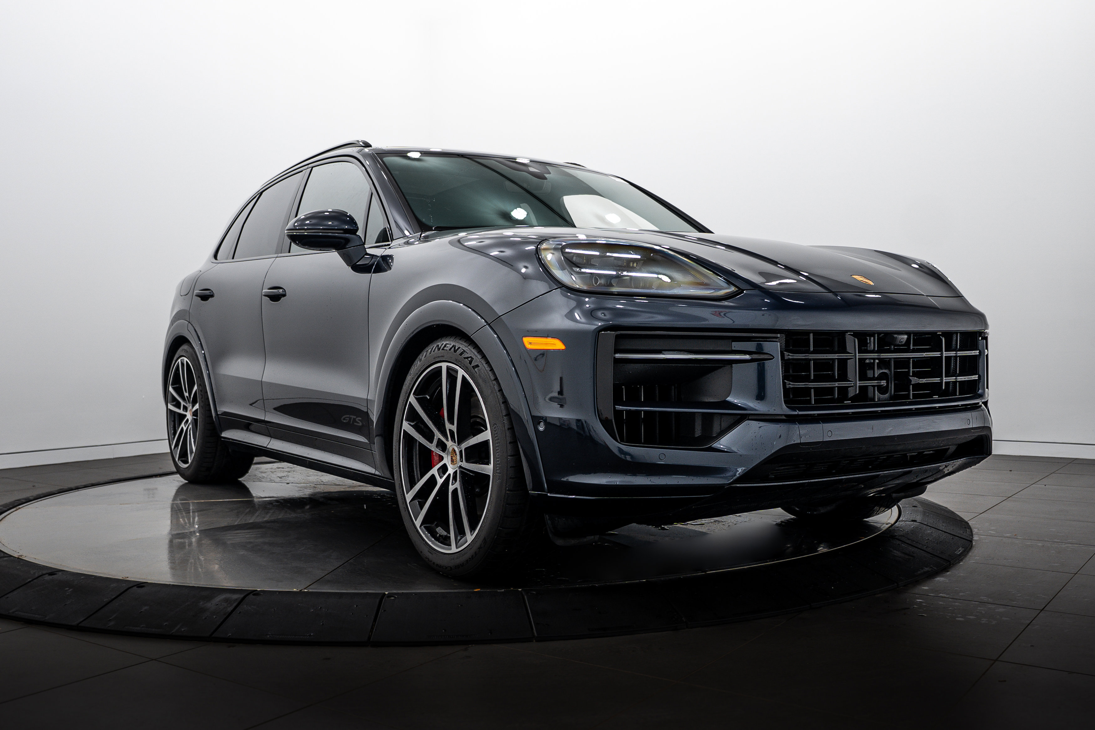 Certified 2025 Porsche Cayenne GTS AWD/4WD image 9