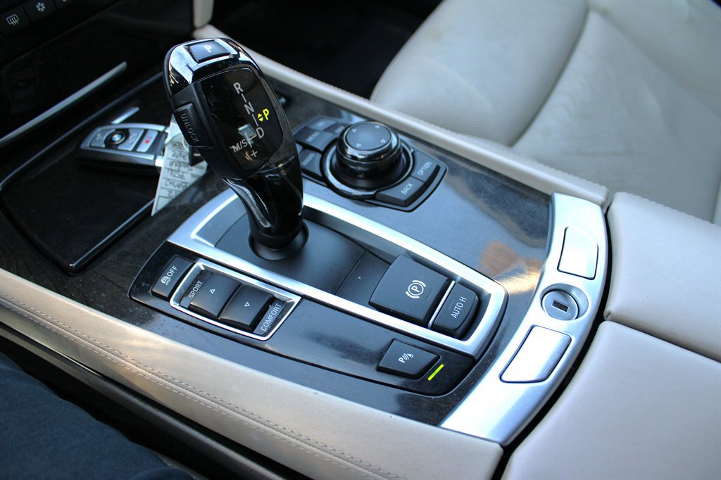 Used 2012 BMW 750Li image 30