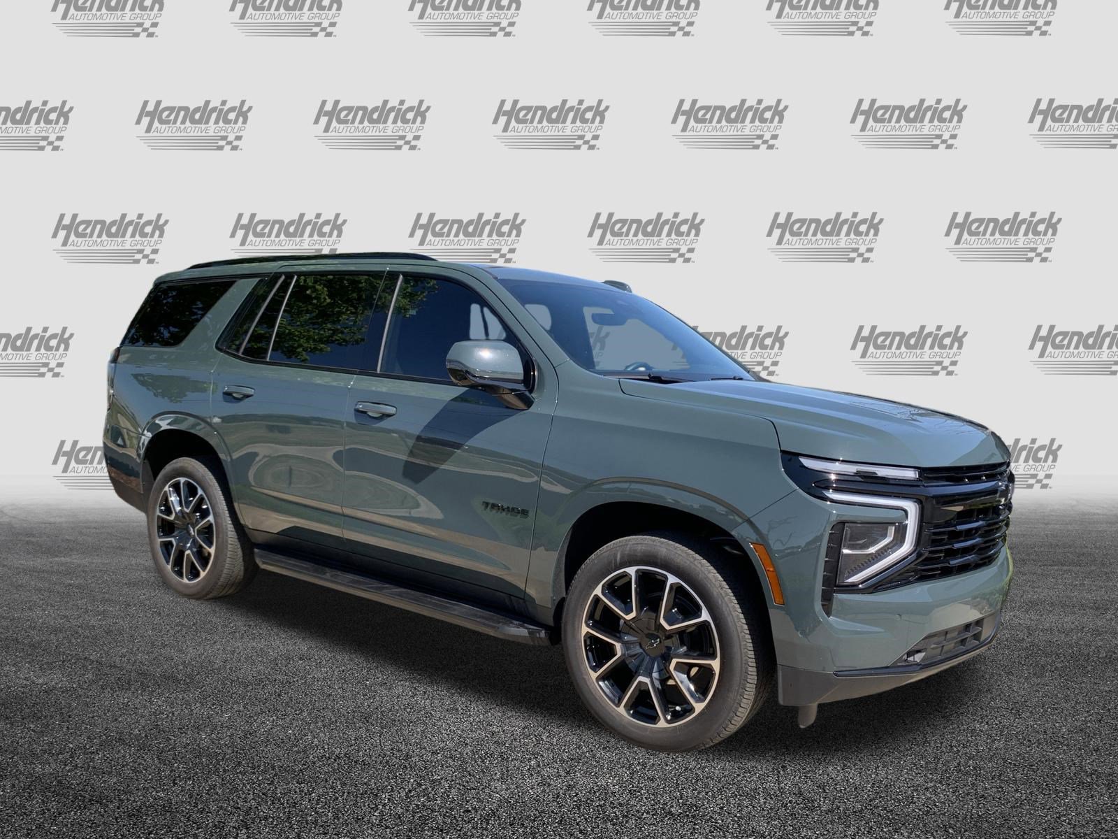 Used 2025 Chevrolet Tahoe RST w/ Advanced Technology Package AWD/4WD image 2