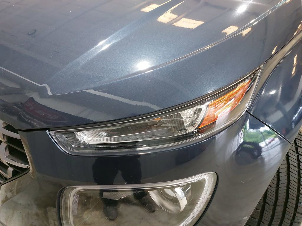 Used 2022 Hyundai Venue Limited FWD image 30
