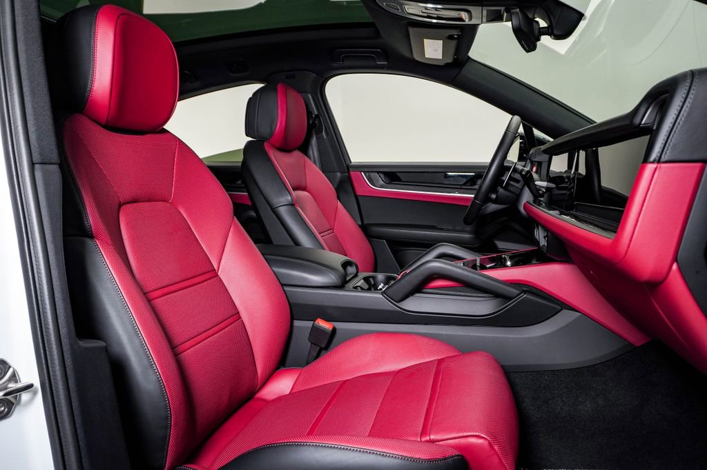 Certified 2025 Porsche Cayenne Coupe AWD/4WD image 15