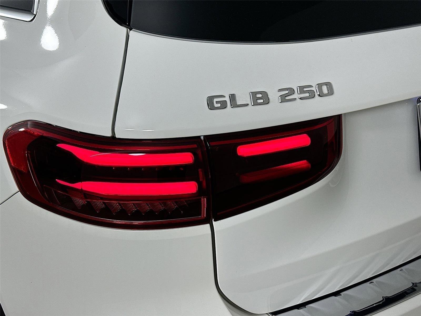 Used 2026 Mercedes-Benz GLB 250 4MATIC image 43