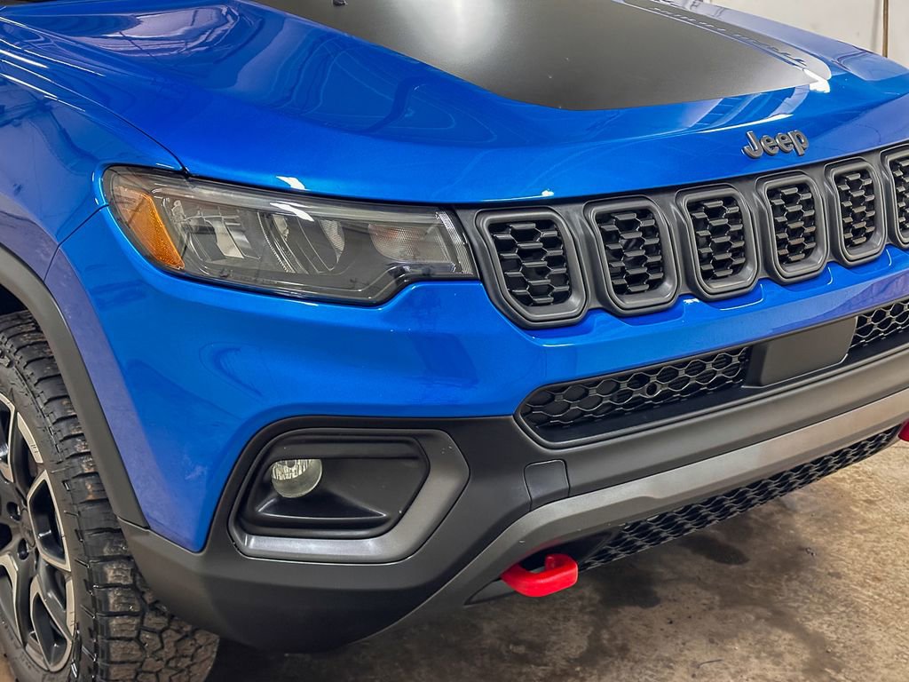 Certified 2024 Jeep Compass Trailhawk AWD/4WD image 15