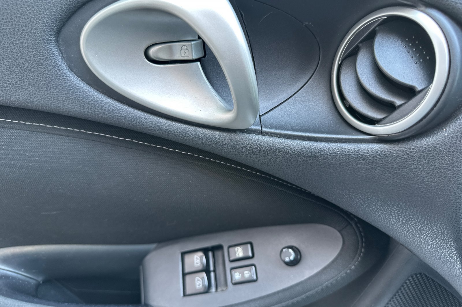 Used 2013 Nissan 370Z Coupe RWD image 11