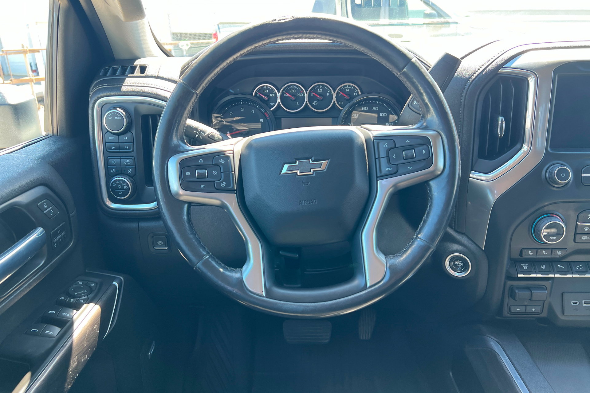 Used 2022 Chevrolet Silverado 2500 LTZ w/ LTZ Plus Package AWD/4WD image 13