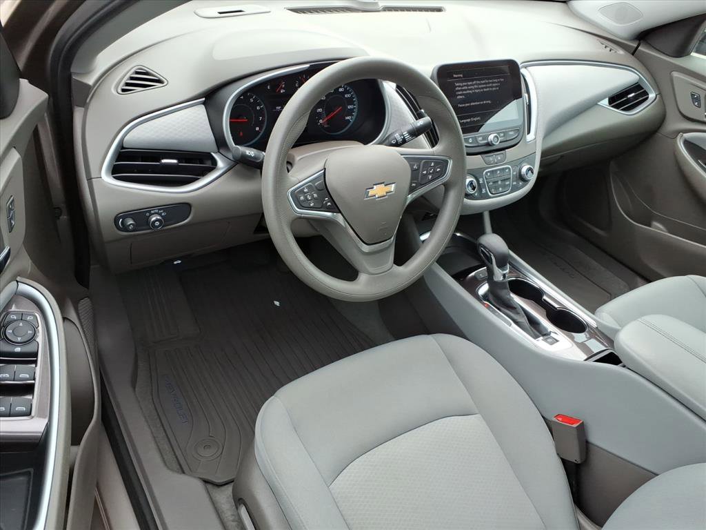 Used 2025 Chevrolet Malibu LT FWD image 18