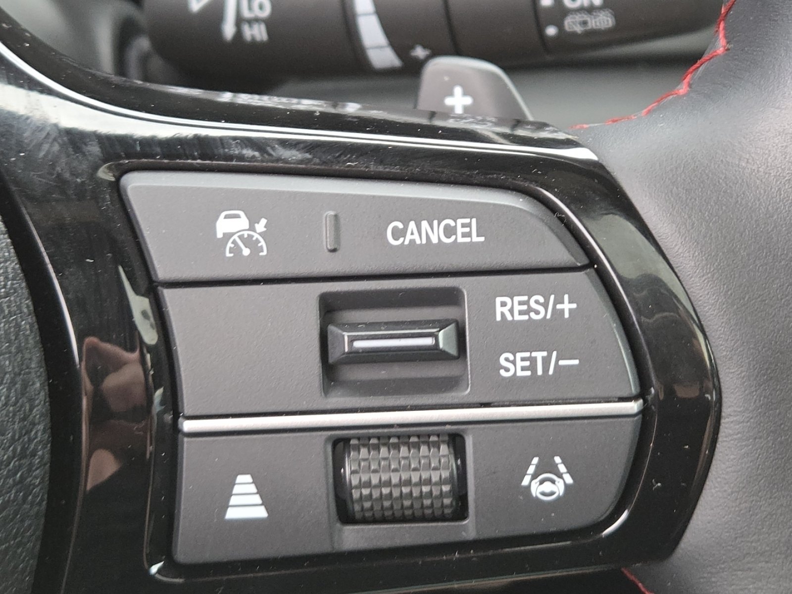 Used 2025 Honda Pilot Black Edition image 10