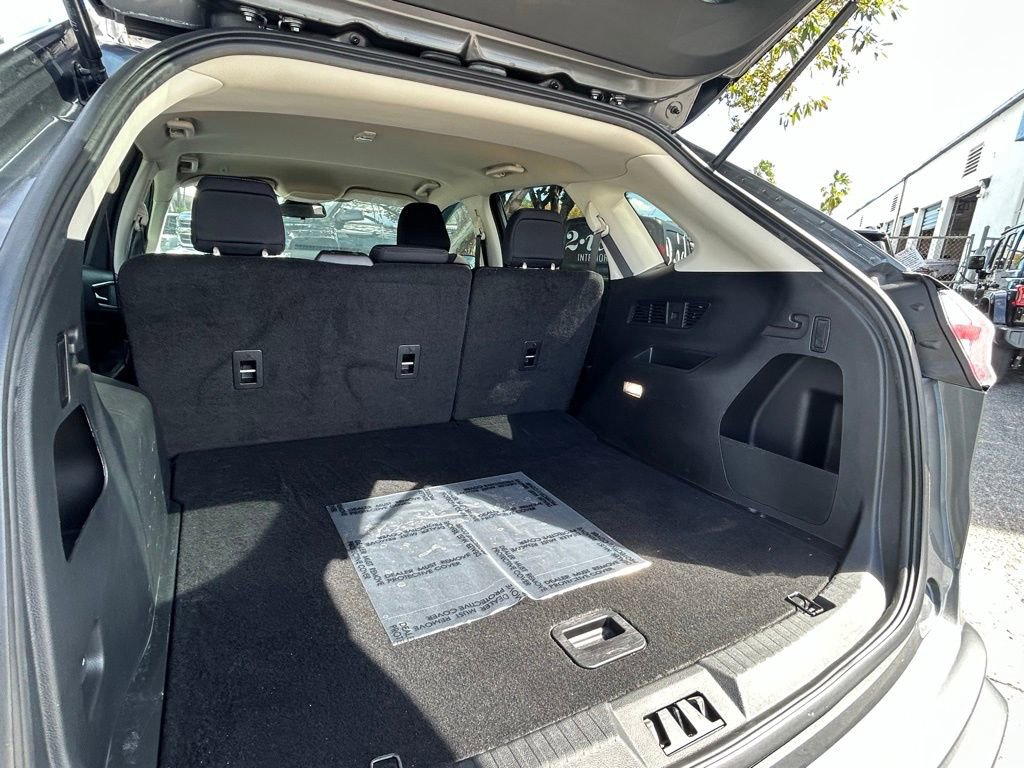 Used 2024 Ford Edge SE w/ Black Appearance Package image 39