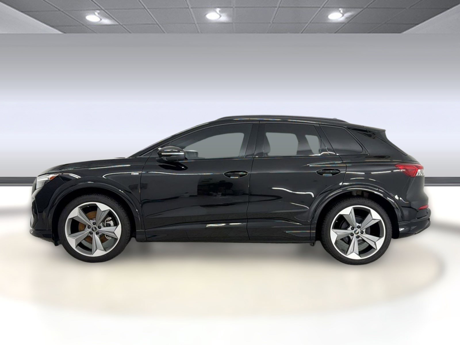 Used 2025 Audi Q4 e-tron Premium Plus w/ Premium Plus image 2