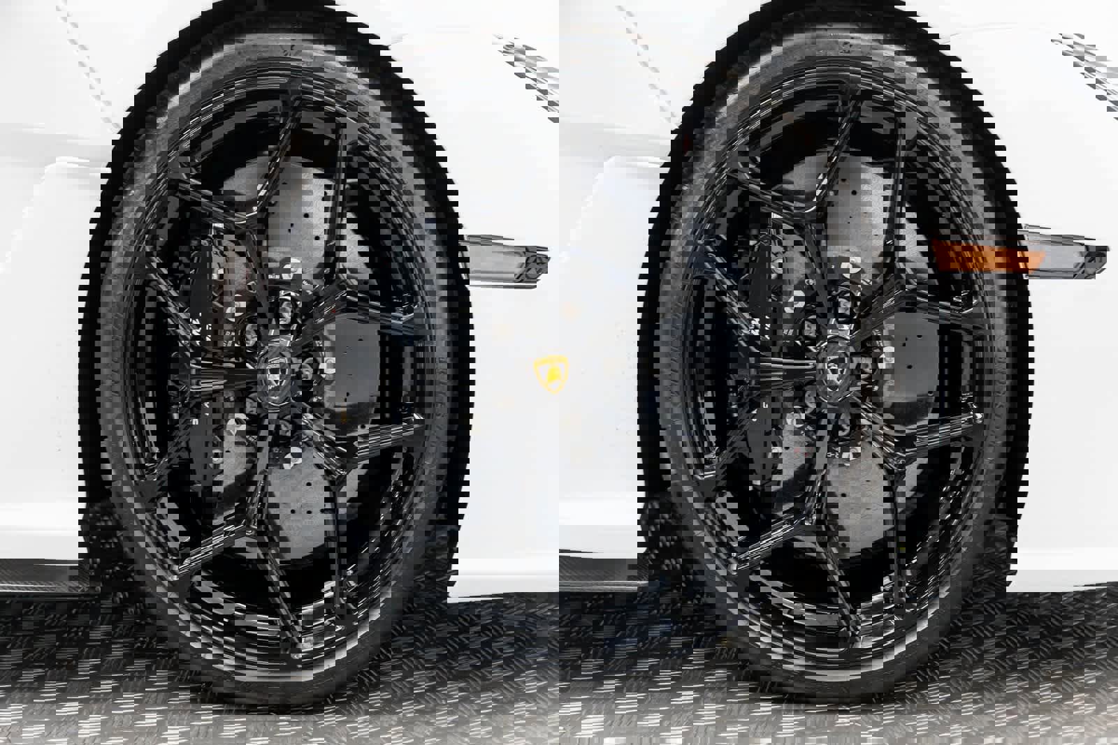 Used 2024 Lamborghini Revuelto image 41